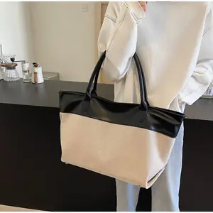 شنطة توت كلاسيكية,شنطة عمل نسائية,شنطة توت بلونين,شنطة جلد بيج وأبيض,شنطة توت واسعة,شنط كتف كلاسيك,شنط رسمية يومية,شنط سرح.