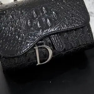 شنطة سهرة سوداء,شنطة كتف فخمة,شنطة جلد تمساح,شنطة سلسلة فضية,شنط رسمية نسائية,شنطة سوداء صغيرة,شنطة كروس بودي سوداء فخمة,شنط سرح.