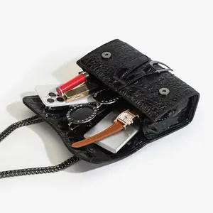 شنطة سهرة سوداء,شنطة كتف فخمة,شنطة جلد تمساح,شنطة سلسلة فضية,شنط رسمية نسائية,شنطة سوداء صغيرة,شنطة كروس بودي سوداء فخمة,شنط سرح.