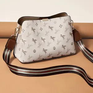 حقيبة FOXER مونوغرام، حقيبة Tote نسائية من سرح، شنطة FOXER من سرح، شنطة نسائية فاخرة من سرح، شنطة Tote فخمة، شنطة PVC من سرح، شنطة نسائية للعمل من سرح، شنطة جامعة من سرح، شنطة سفر أنيقة من سرح، شنطة مونوغرام نسائية، شنطة نسائية بطبعات زهور، شنطة Vintage من سرح، شنطة ريـترو أنيقة من سرح، شنطة نسائية كبيرة من سرح، متجر سرح للشنط النسائية، شنطة FOXER فاخرة، شنط ماركة من سرح، شنطة نسائية موضة 2025 من سرح، شنطة هدية فاخرة من سرح، شنط نسائية PVC من سرح