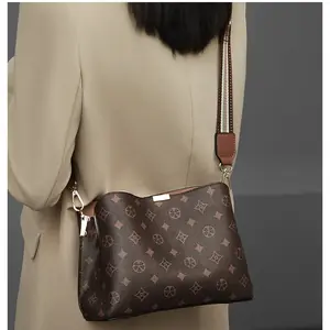 حقيبة FOXER مونوغرام، حقيبة Tote نسائية من سرح، شنطة FOXER من سرح، شنطة نسائية فاخرة من سرح، شنطة Tote فخمة، شنطة PVC من سرح، شنطة نسائية للعمل من سرح، شنطة جامعة من سرح، شنطة سفر أنيقة من سرح، شنطة مونوغرام نسائية، شنطة نسائية بطبعات زهور، شنطة Vintage من سرح، شنطة ريـترو أنيقة من سرح، شنطة نسائية كبيرة من سرح، متجر سرح للشنط النسائية، شنطة FOXER فاخرة، شنط ماركة من سرح، شنطة نسائية موضة 2025 من سرح، شنطة هدية فاخرة من سرح، شنط نسائية PVC من سرح