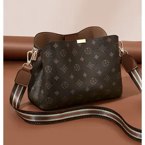 حقيبة FOXER مونوغرام، حقيبة Tote نسائية من سرح، شنطة FOXER من سرح، شنطة نسائية فاخرة من سرح، شنطة Tote فخمة، شنطة PVC من سرح، شنطة نسائية للعمل من سرح، شنطة جامعة من سرح، شنطة سفر أنيقة من سرح، شنطة مونوغرام نسائية، شنطة نسائية بطبعات زهور، شنطة Vintage من سرح، شنطة ريـترو أنيقة من سرح، شنطة نسائية كبيرة من سرح، متجر سرح للشنط النسائية، شنطة FOXER فاخرة، شنط ماركة من سرح، شنطة نسائية موضة 2025 من سرح، شنطة هدية فاخرة من سرح، شنط نسائية PVC من سرح