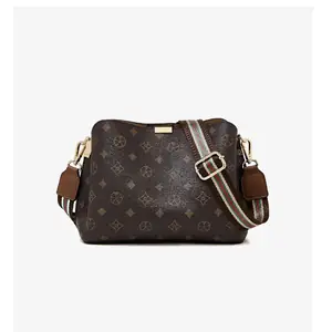 حقيبة FOXER مونوغرام، حقيبة Tote نسائية من سرح، شنطة FOXER من سرح، شنطة نسائية فاخرة من سرح، شنطة Tote فخمة، شنطة PVC من سرح، شنطة نسائية للعمل من سرح، شنطة جامعة من سرح، شنطة سفر أنيقة من سرح، شنطة مونوغرام نسائية، شنطة نسائية بطبعات زهور، شنطة Vintage من سرح، شنطة ريـترو أنيقة من سرح، شنطة نسائية كبيرة من سرح، متجر سرح للشنط النسائية، شنطة FOXER فاخرة، شنط ماركة من سرح، شنطة نسائية موضة 2025 من سرح، شنطة هدية فاخرة من سرح، شنط نسائية PVC من سرح