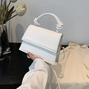 حقيبة كروس نسائية صغيرة، شنطة كروس من سرح، شنطة كتف أنيقة من سرح، شنطة نسائية صغيرة من سرح، شنطة PU فاخرة من سرح، شنط كروس نسائية من سرح، شنطة صغيرة أنيقة، شنطة خفيفة من سرح، شنطة عمل نسائية من سرح، شنطة جامعة من سرح، شنطة تسوق نسائية من سرح، شنطة يومية من سرح، شنطة كروس بودي نسائية من سرح، شنطة كتف كاجوال من سرح، شنط نسائية موضة 2025، متجر سرح للشنط النسائية، شنطة PU ناعمة من سرح، شنطة نسائية عصرية، شنطة صغيرة راقية من سرح، شنطة نسائية عملية من سرح