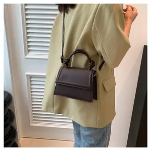 حقيبة كروس نسائية صغيرة، شنطة كروس من سرح، شنطة كتف أنيقة من سرح، شنطة نسائية صغيرة من سرح، شنطة PU فاخرة من سرح، شنط كروس نسائية من سرح، شنطة صغيرة أنيقة، شنطة خفيفة من سرح، شنطة عمل نسائية من سرح، شنطة جامعة من سرح، شنطة تسوق نسائية من سرح، شنطة يومية من سرح، شنطة كروس بودي نسائية من سرح، شنطة كتف كاجوال من سرح، شنط نسائية موضة 2025، متجر سرح للشنط النسائية، شنطة PU ناعمة من سرح، شنطة نسائية عصرية، شنطة صغيرة راقية من سرح، شنطة نسائية عملية من سرح