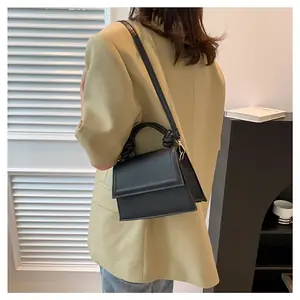 حقيبة كروس نسائية صغيرة، شنطة كروس من سرح، شنطة كتف أنيقة من سرح، شنطة نسائية صغيرة من سرح، شنطة PU فاخرة من سرح، شنط كروس نسائية من سرح، شنطة صغيرة أنيقة، شنطة خفيفة من سرح، شنطة عمل نسائية من سرح، شنطة جامعة من سرح، شنطة تسوق نسائية من سرح، شنطة يومية من سرح، شنطة كروس بودي نسائية من سرح، شنطة كتف كاجوال من سرح، شنط نسائية موضة 2025، متجر سرح للشنط النسائية، شنطة PU ناعمة من سرح، شنطة نسائية عصرية، شنطة صغيرة راقية من سرح، شنطة نسائية عملية من سرح