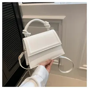 حقيبة كروس نسائية صغيرة، شنطة كروس من سرح، شنطة كتف أنيقة من سرح، شنطة نسائية صغيرة من سرح، شنطة PU فاخرة من سرح، شنط كروس نسائية من سرح، شنطة صغيرة أنيقة، شنطة خفيفة من سرح، شنطة عمل نسائية من سرح، شنطة جامعة من سرح، شنطة تسوق نسائية من سرح، شنطة يومية من سرح، شنطة كروس بودي نسائية من سرح، شنطة كتف كاجوال من سرح، شنط نسائية موضة 2025، متجر سرح للشنط النسائية، شنطة PU ناعمة من سرح، شنطة نسائية عصرية، شنطة صغيرة راقية من سرح، شنطة نسائية عملية من سرح