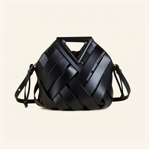 شنطة يد نسائية منسوجة بتصميم عصري أنيق